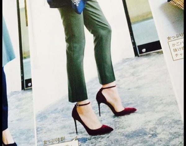 Khaki × Bordeaux配色