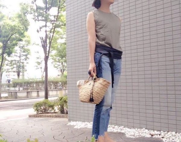 秋の気配はあるもののまだ暑い時のファッション