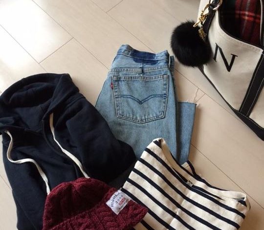 OFFファッション：Maroonをポイントに