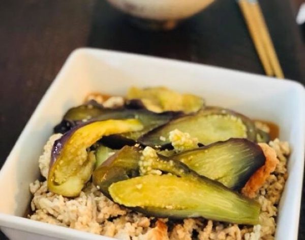 茄子がメインの今日の昼ごはん