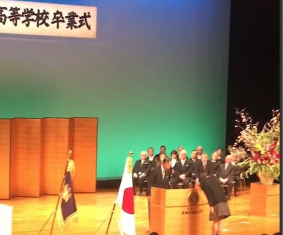 娘の高校卒業式