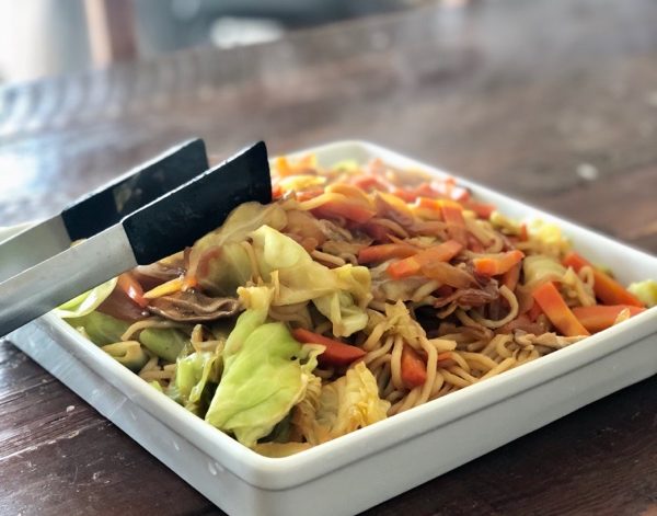今日の昼ごはんは焼きそば