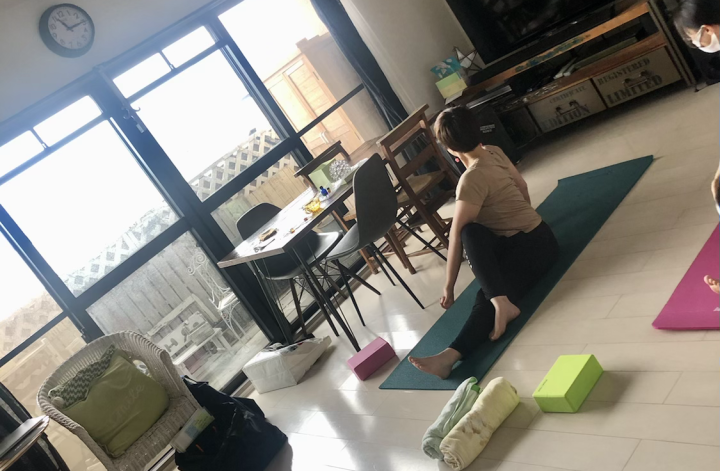 月1我が家でヨガ