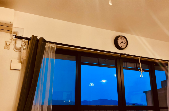 夜7時の青