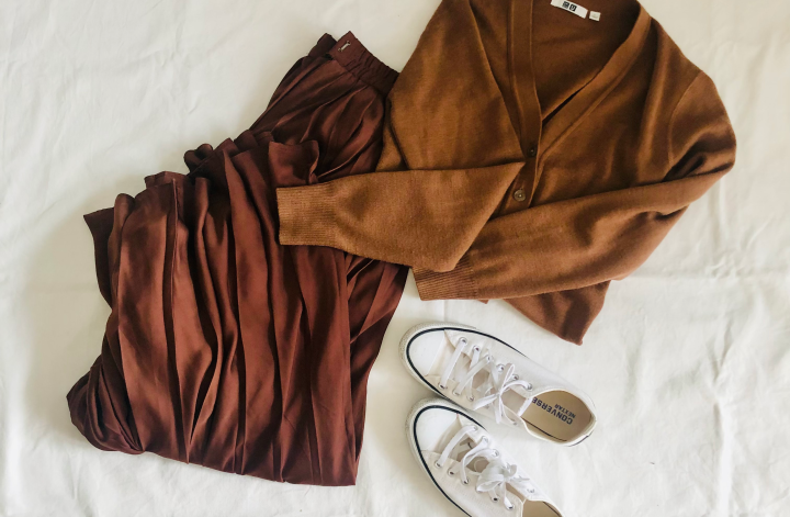 Brown × Whiteコーデ