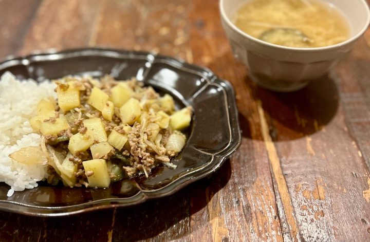昼も夜も全く同じ材料で料理
